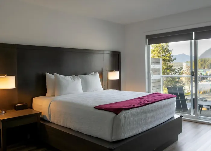 Tofino Resort + Marina